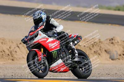 media/Oct-08-2022-SoCal Trackdays (Sat) [[1fc3beec89]]/Turn 10 (945am)/